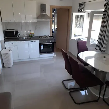 Apartment Ante *